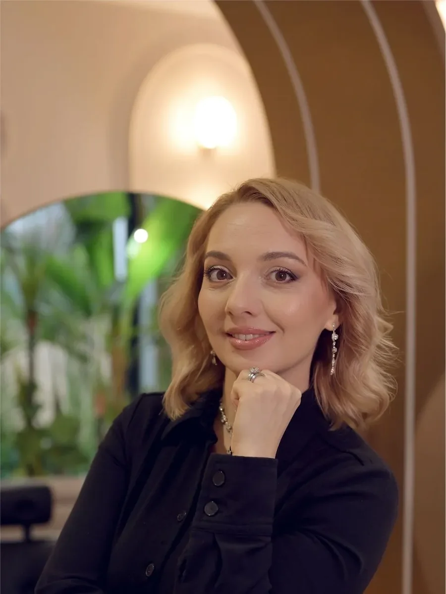 Ionela Bucur, hair artist, în salonul din Lisaura